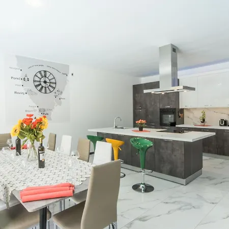 بيت للعطل Inka, An Exquisitely Crafted Boasting A Private Pool