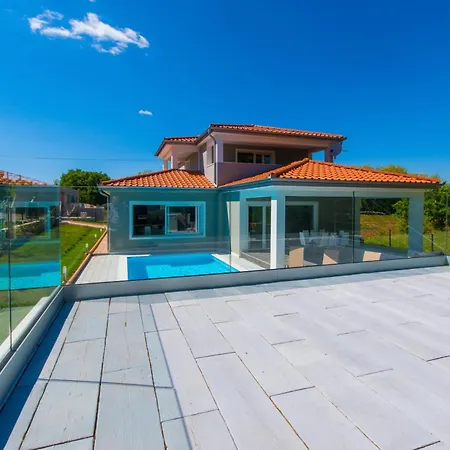 Дом отдыха Inka, An Exquisitely Crafted Boasting A Private Pool